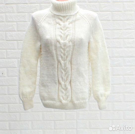 Новый шерстяной свитер с козьим пухом