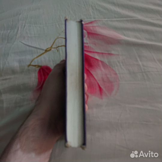 Продаю словарь по обществознанию