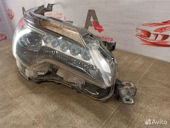 Фара правая Toyota Fortuner с 2015 года