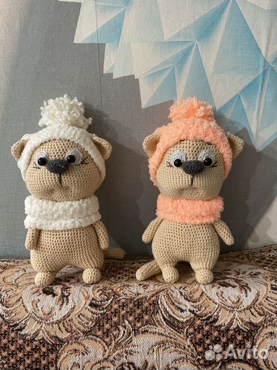 Вязаная игрушка котик