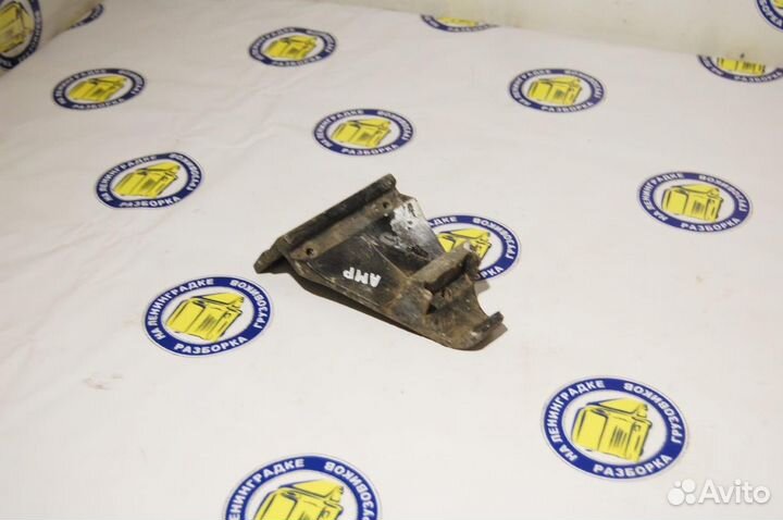 Кронштейн бокового спойлера кабины 9417931014 merc