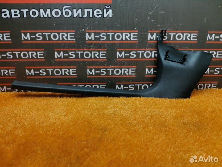 Накладка на порог салона передняя левая Audi A4