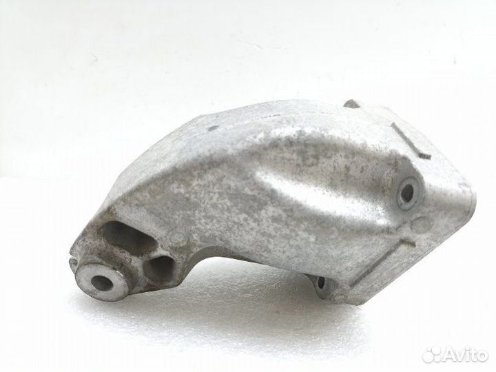 Кронштейн двигателя правый Mercedes-Benz E-Class