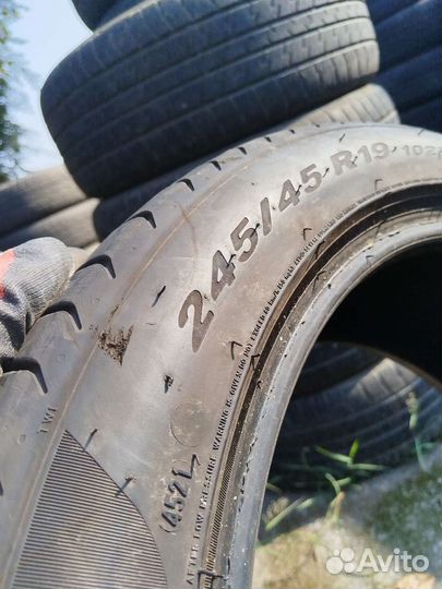 Pirelli P Zero 245/45 R19
