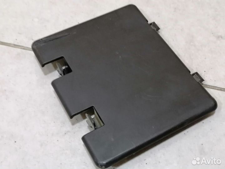 Крышка обшивки багажника Renault Logan