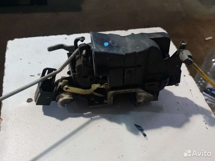 Замок передней левой двери мерседес w210