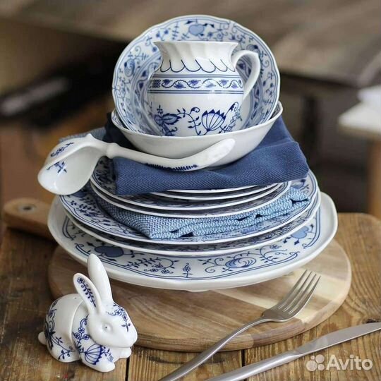 Чайный и столовый сервиз луковый рисунок Чехия