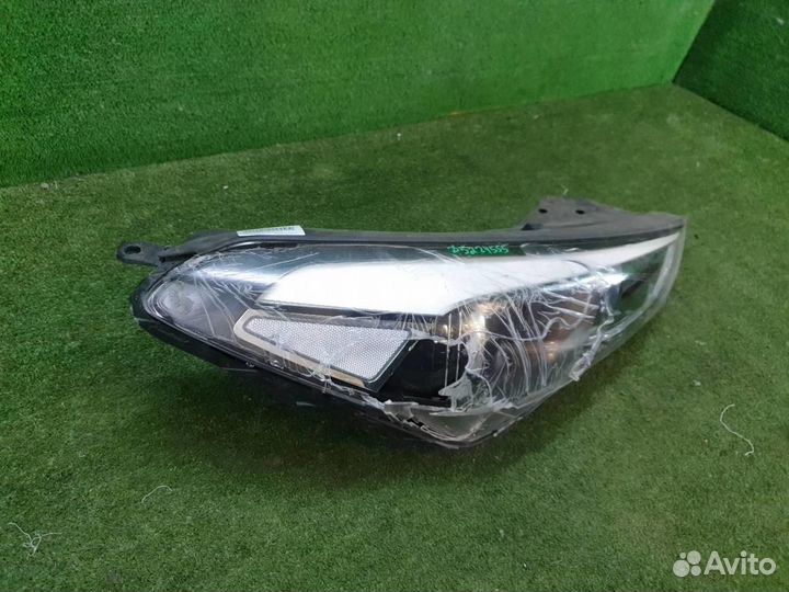 Фара правая Hyundai Tucson