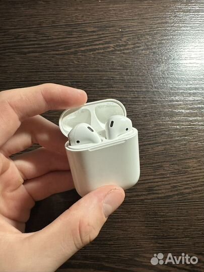 Беспроводные наушники apple airpods 1