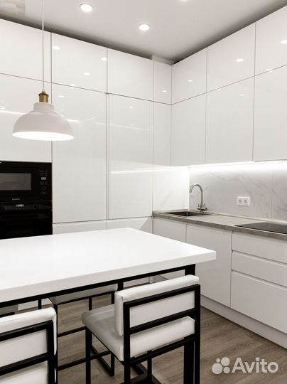 Кухня под заказ Угловая Белая