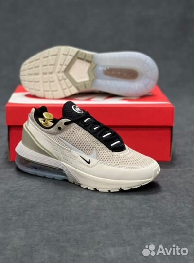 Кроссовки Nike