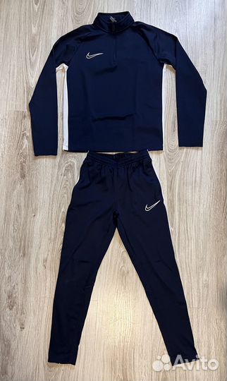 Спортивный костюм Nike