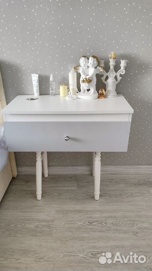 Тумба прикроватная