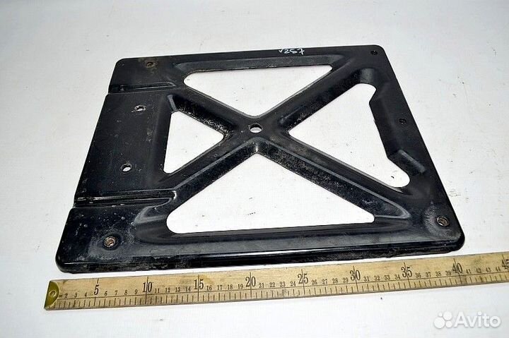 Кронштейн крыла переднего моста, правый volvo FH
