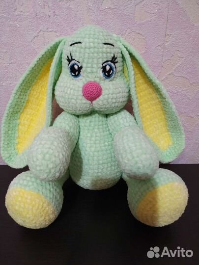 Заяц вязаный