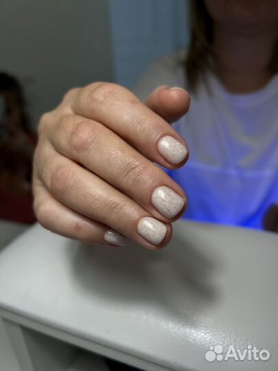 Модель на маникюр