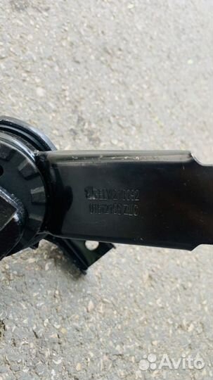 Подушка двигателя