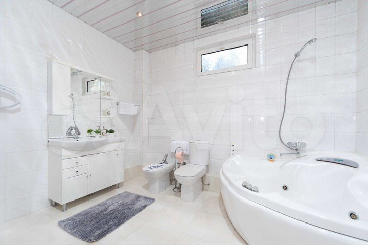 Дом 320 м² на участке 11 сот.