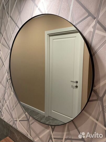 Зеркало настенное круглое в раме 70 см
