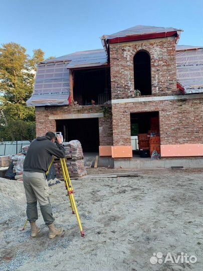 Геодезист, Фасады и витражи