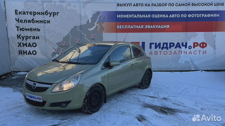 Накладка на решетку радиатора Opel Corsa D 6400633