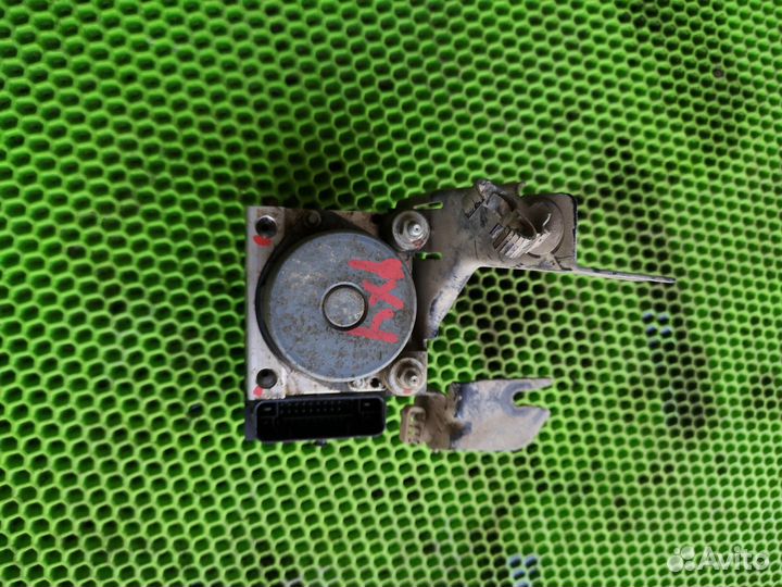 Блок абс кронштейн на Renault Duster 2012-нв