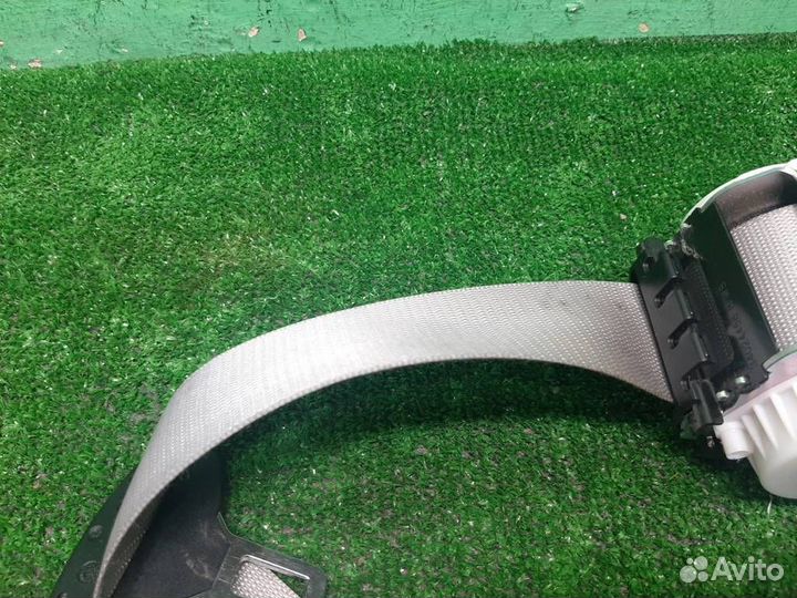 Ремень безопасности задний Mercedes Benz E-class