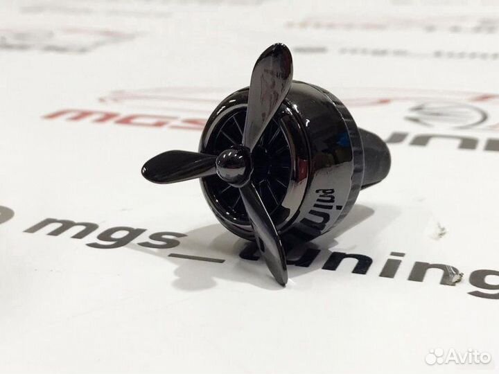 Ароматизатор в дефлекторы черные