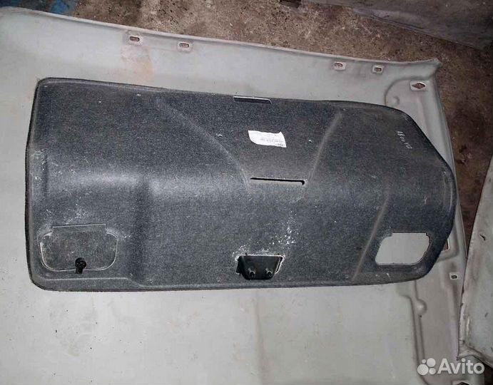 Обшивка крышки багажника Audi A8 D2