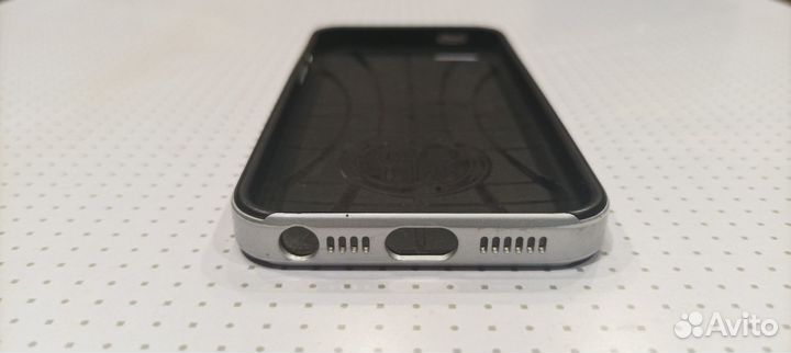Защитный чехол на iPhone 5,5S,5SE