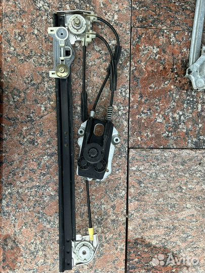 Стеклоподъемник задний правый BMW 5-series E39