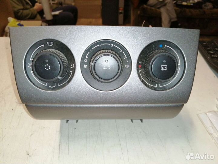 Блок управления отопителем Peugeot 308