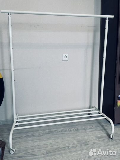 IKEA Напольная вешалка ригга, цвет белый