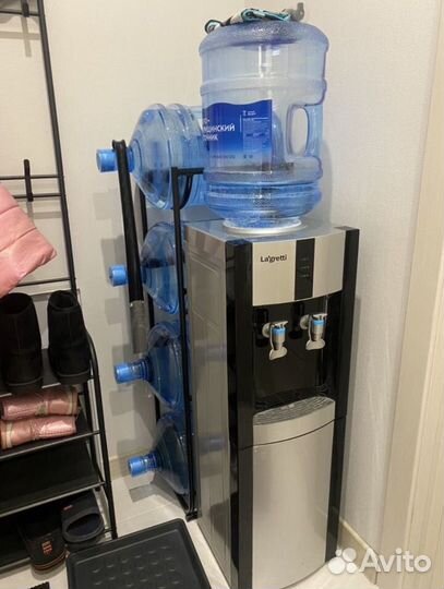 Полка для канистр