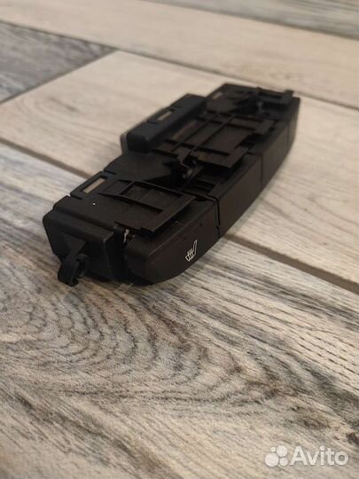 Кнопка подогрева сидений на Hyundai Solaris 2