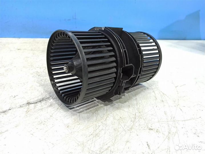 Моторчик печки Renault Fluence 2010