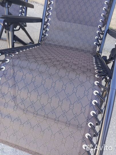 Шезлонг для дачи с козырьком и подстаканником