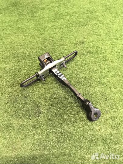 Ограничитель двери передний Hyundai Santa Fe TM