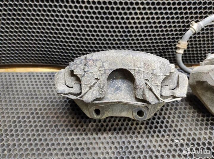 Суппорта передняя Opel Omega B 1994-1999