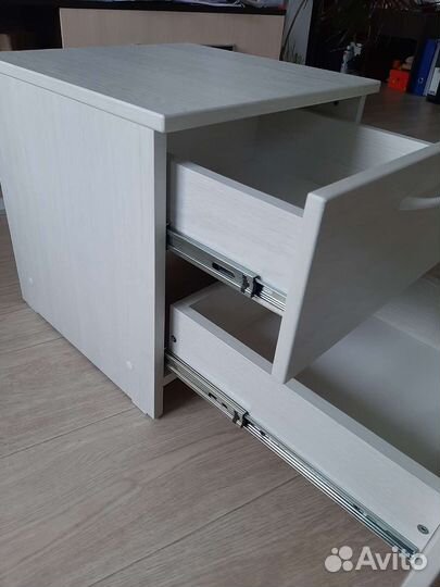 Тумба прикроватная