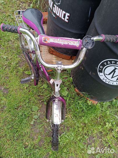 Старый детский велосипед