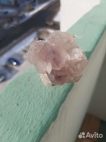 Натуральные минералы:Кварц,аметист,гетит