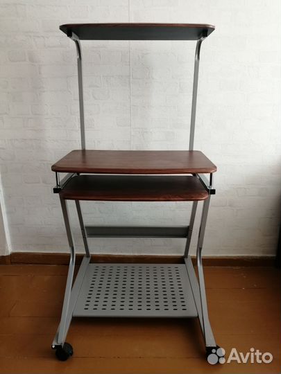 Стол компьютерный