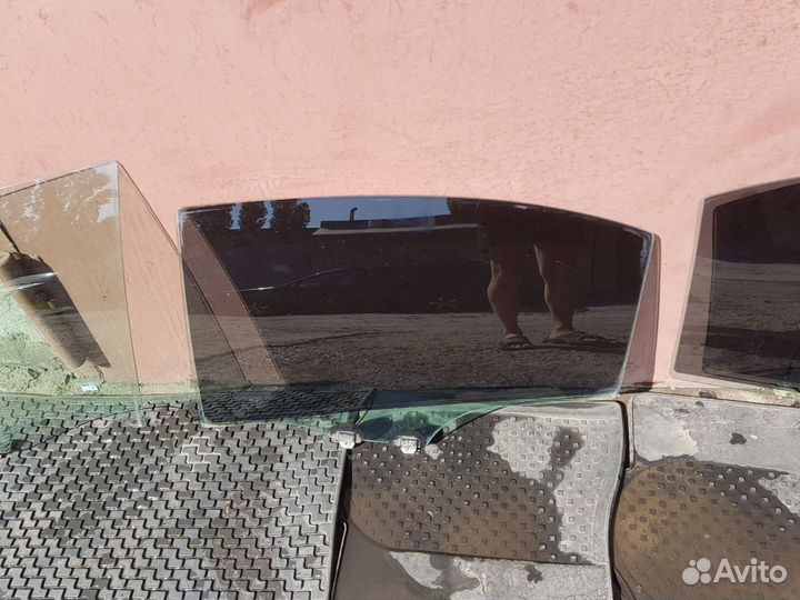 Стекло honda civic 4D