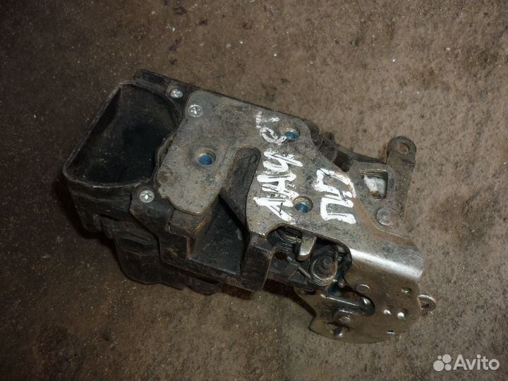 Замок двери передний правый Шевроле lacetti