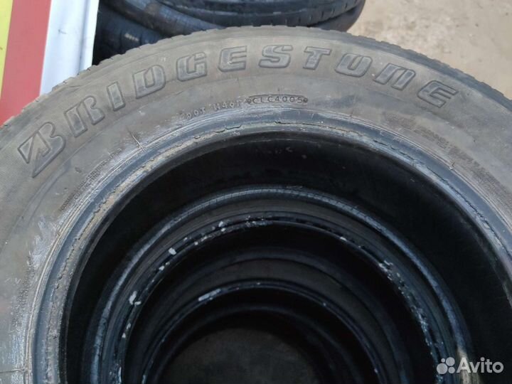Bridgestone Dueler H/T D689 235/70 R16 105T