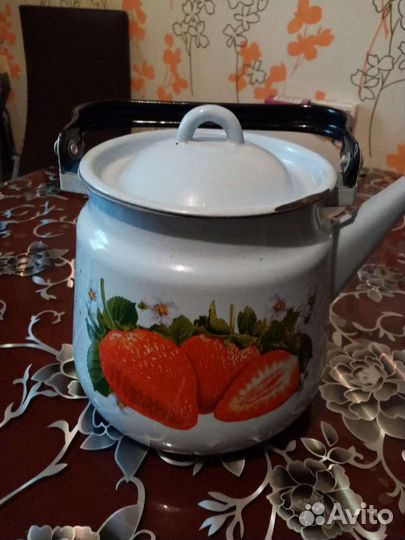 Эмалированный чайник