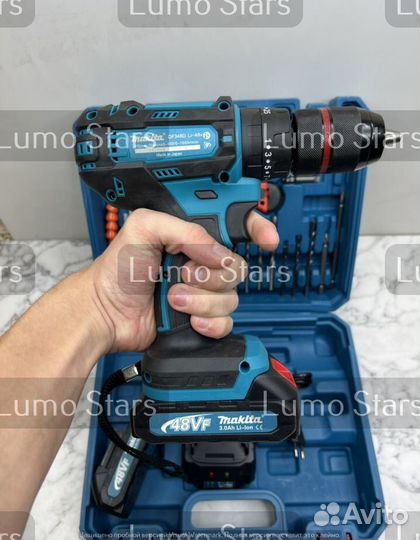 Шуруповерт Makita 28v с набором бит и сверел