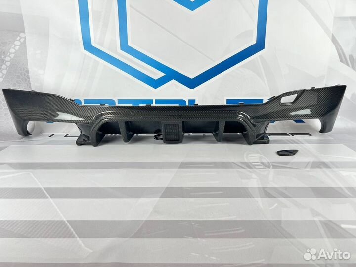 Диффузор BMW F90 со стоп, сухой карбон