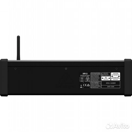 Цифровой микшер behringer XR12